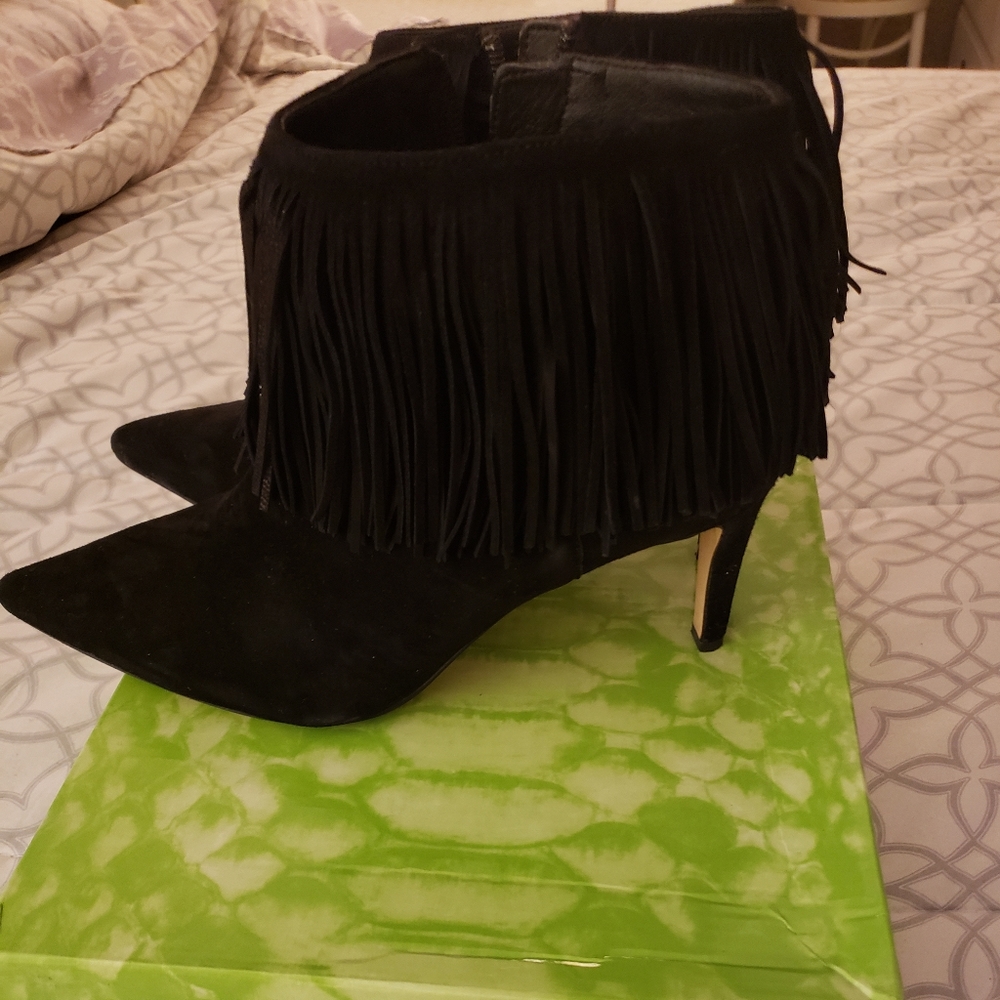 Boots - Picture 4 of 4